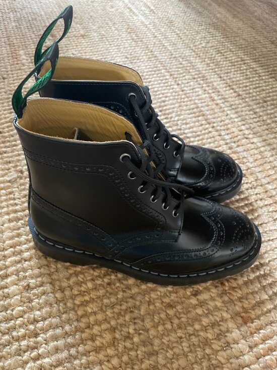 Solovair Black Hi-Shine 6 Eye Brogue Boot main image 8